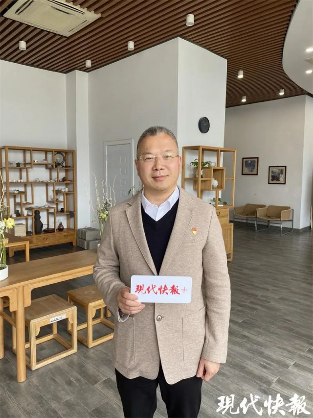 黄8.jpg